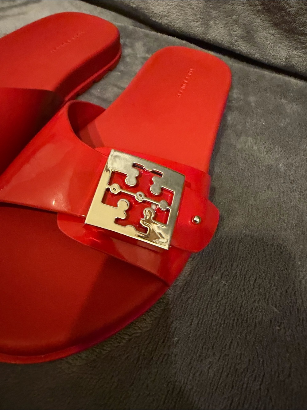 Tory Burch Red Patent Slide Sandals with Gold Logo - Picture 5 of 8